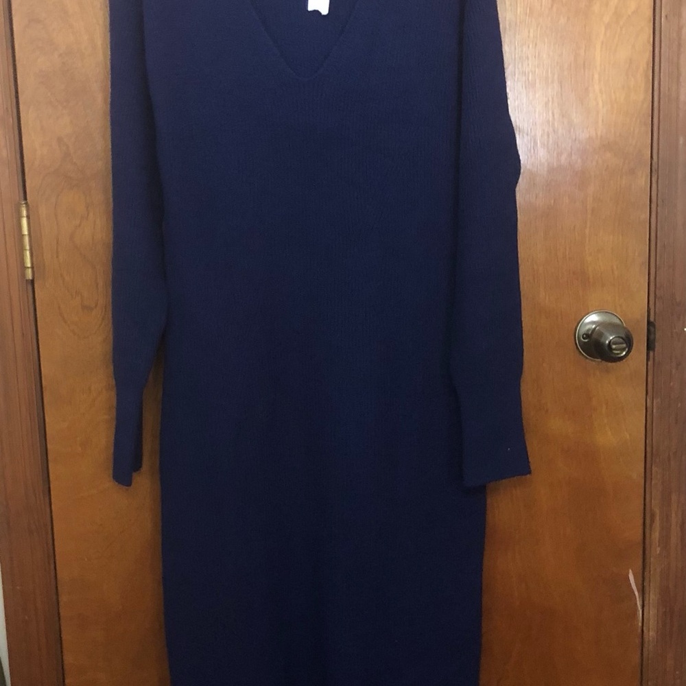 Elegant Navy Blue V-Neck Dress